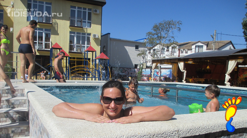 фото, туристы, бассейн на территории отеля, Виктория Джемете, г. Анапа